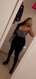 654537286: Chica busca chico en Sevilla