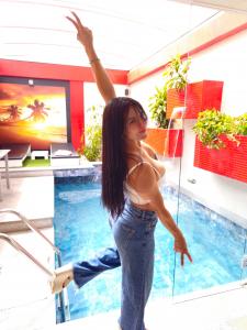 634499087: Chica busca chico en Madrid