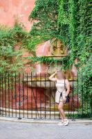 647282360: Chica busca chico en Sevilla