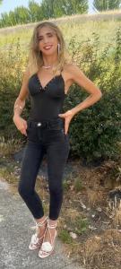 634494079: Chica busca chico en Navarra