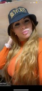 613476983: Chica busca chico en Barcelona