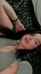 664421494: Chica busca chico en Ibiza