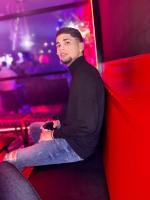 613980808: Chico busca chica en Madrid