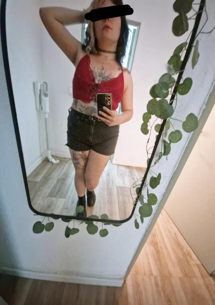 Chica busca chico en Granada: Chica busca chico