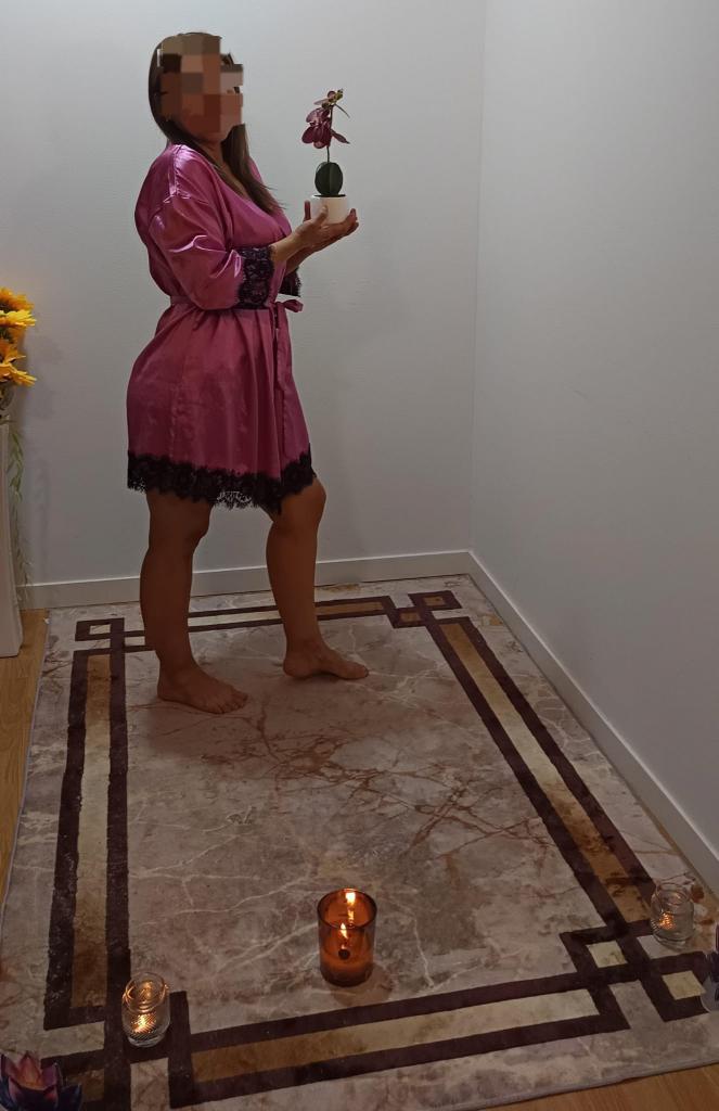 611325729: Chica busca chico en Madrid