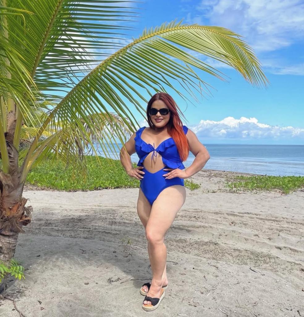 646358158: Transexual en León