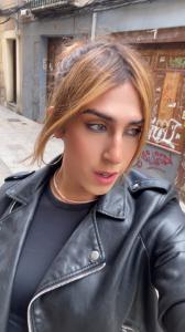 613840770: Travesti en León