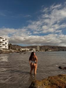 672960216: Chica busca chico en Tenerife
