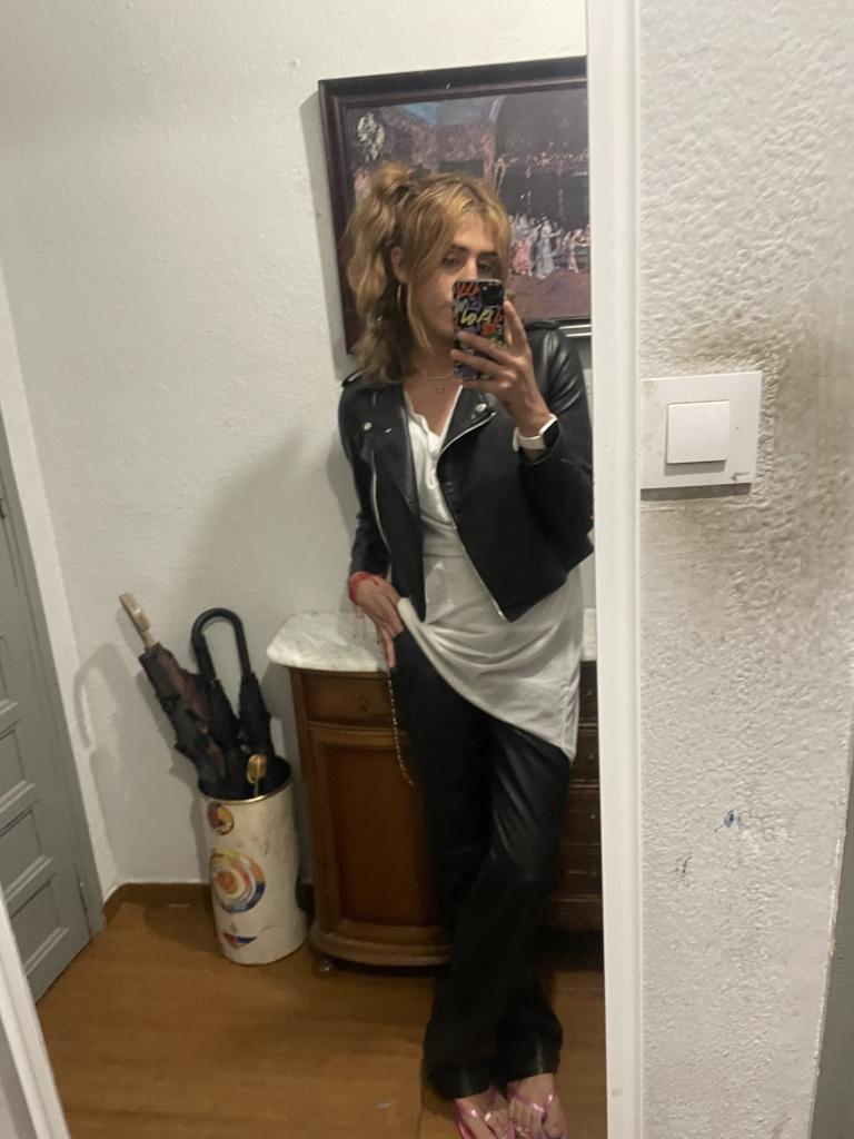 613840770: Transexual en León