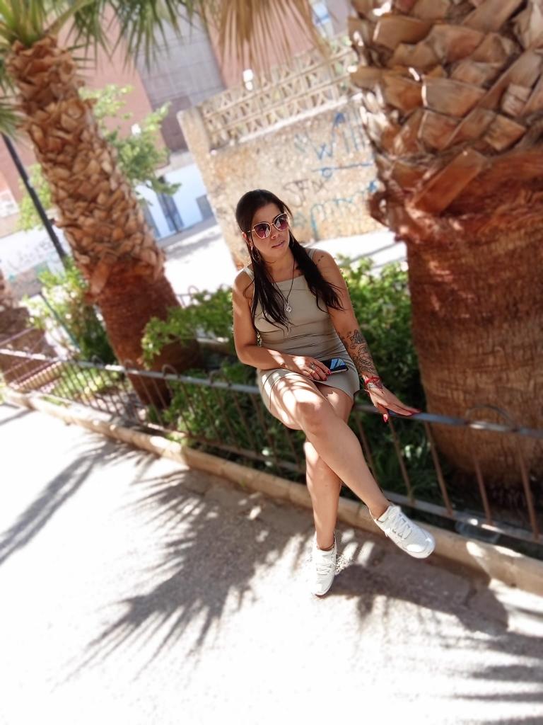 641990193: Chica busca chico en Madrid