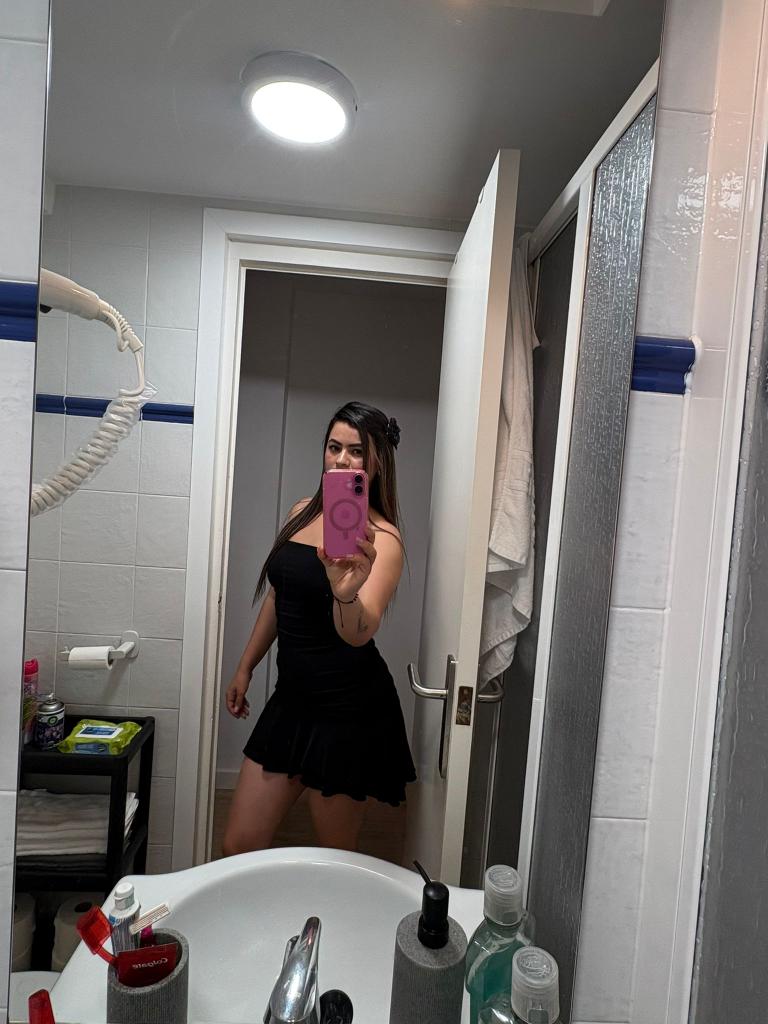 632734159: Chica busca chico en Barcelona