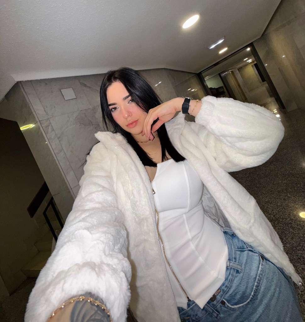 677680640: Chica busca chico en Murcia