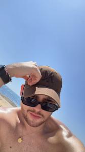 631860125: Chico busca chica en Madrid