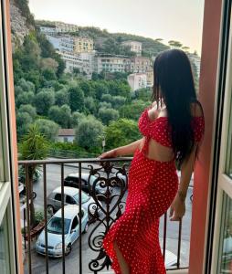 613977490: Chica busca chico en Gerona