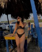 631365878: Chica busca chico en Ibiza