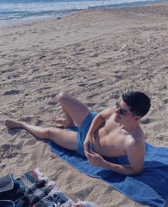 627632105: Chico busca chica en Madrid