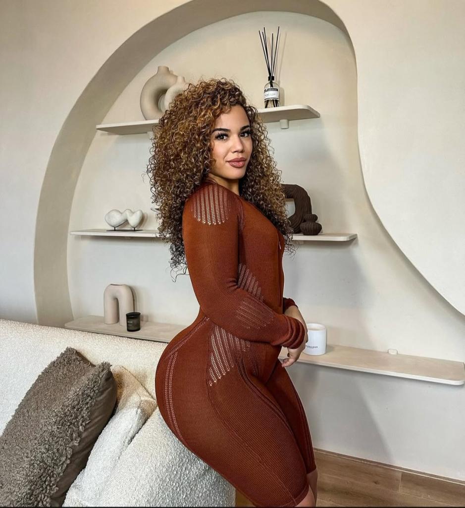 Chica busca chico en Granada: 