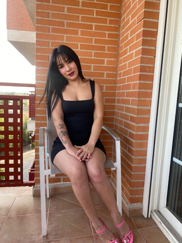 610882240: Chica busca chico en Sevilla