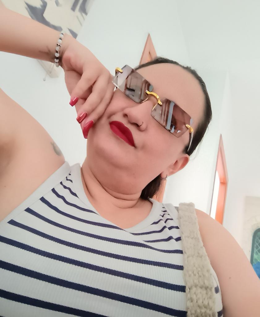 671540215: Chica busca chico en Murcia