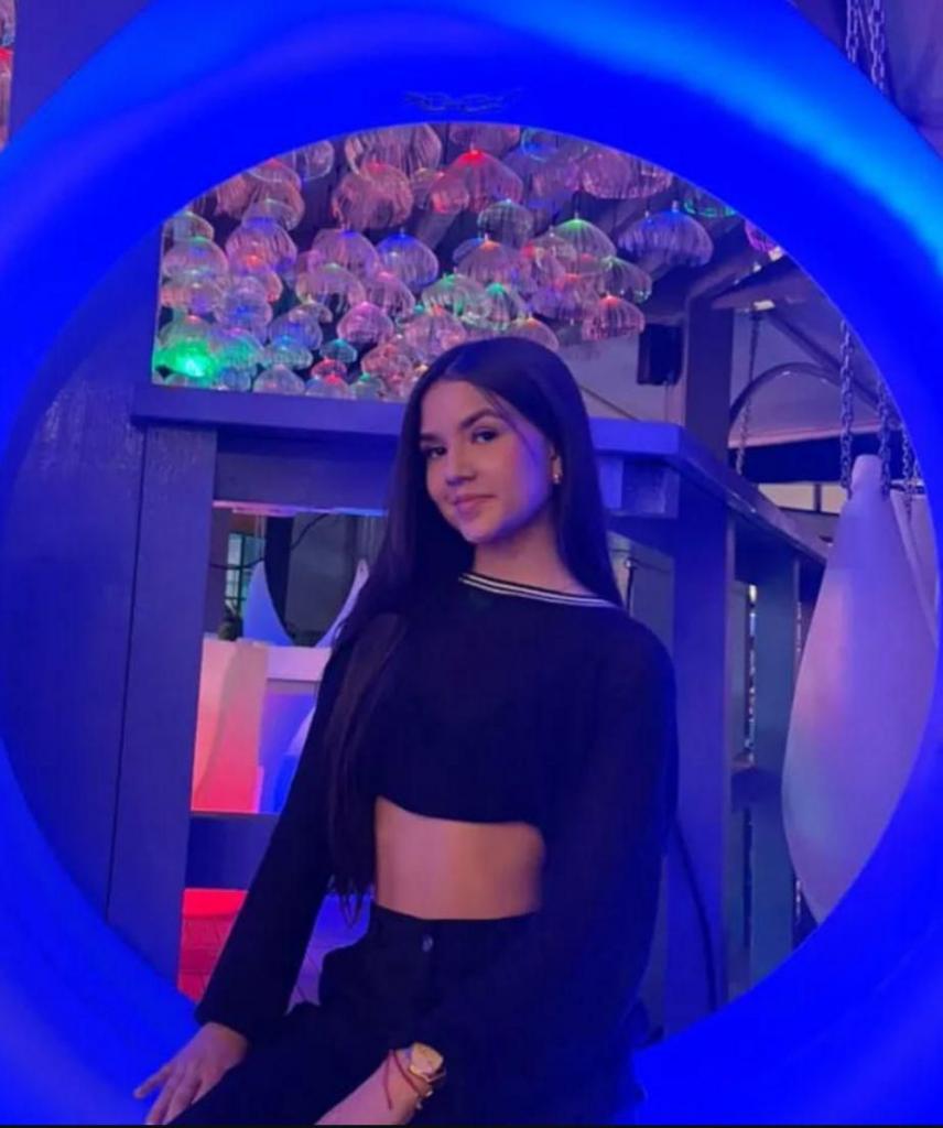 613837893: Chica busca chico en Tenerife