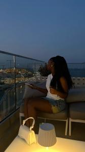 610604327: Chica busca chico en Sevilla