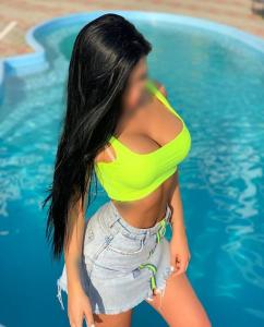 658033436: Chica busca chico en Sevilla
