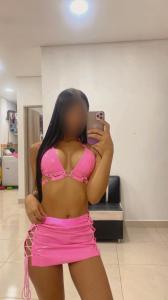 613878307: Chica busca chico en Barcelona
