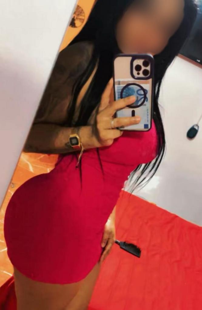 602645360: Chica busca chico en Sevilla