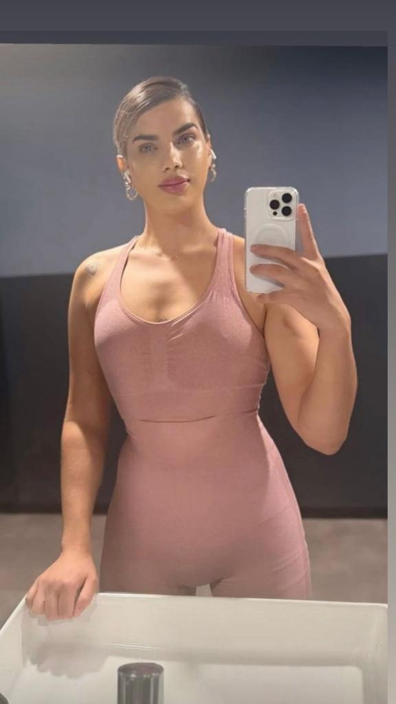 607212118: Transexual en Cádiz