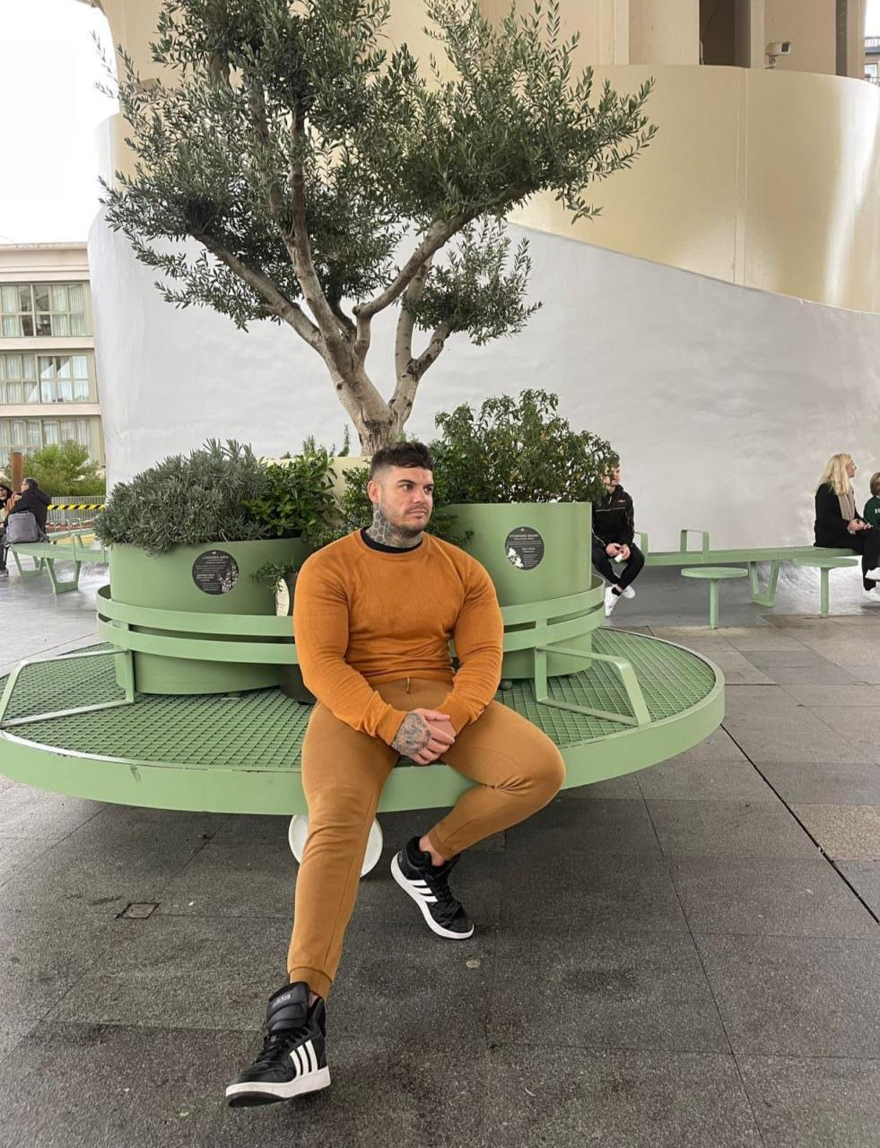 687806781: Chico busca chica en Madrid