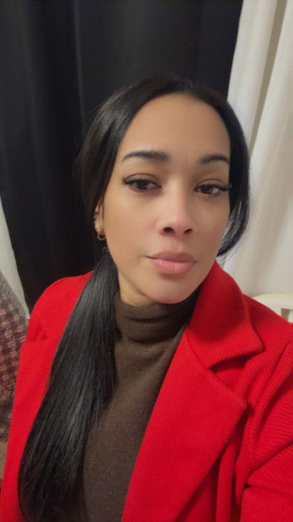 604299576: Chica busca chico en Barcelona