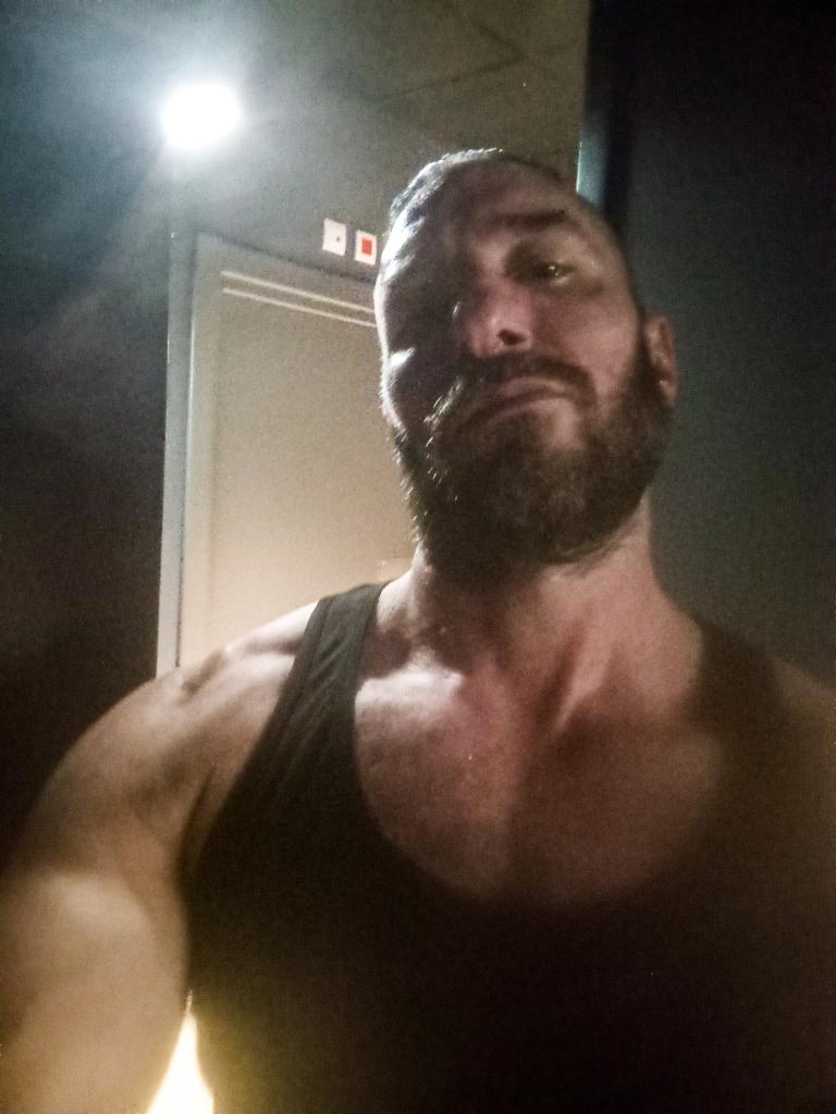 603897404: Chico busca chica en Valencia