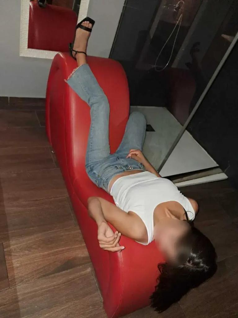 611024229: Chica busca chico en Madrid