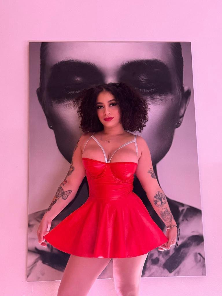 Chica busca chico en Toledo: Chica busca chico