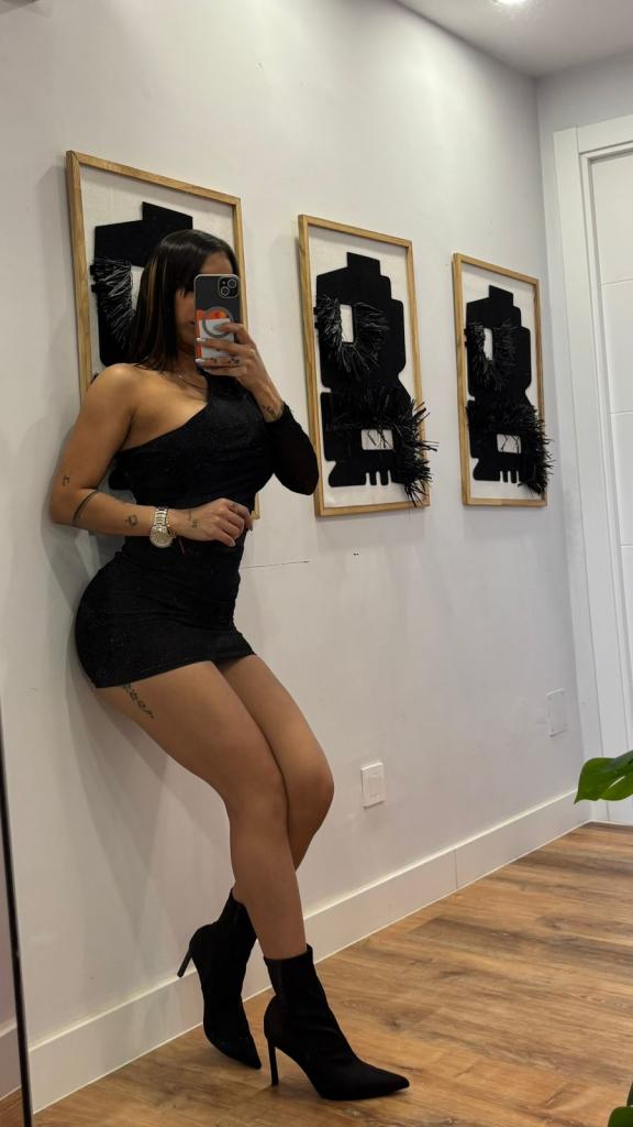 614363605: Chica busca chico en Sevilla