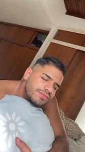 647802164: Chico busca chica en Valencia