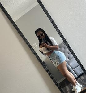 650697311: Chica busca chico en La Coruña