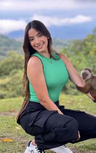 615092857: Chica busca chico en Cantabria