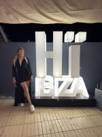 662475434: Transexual en Ibiza