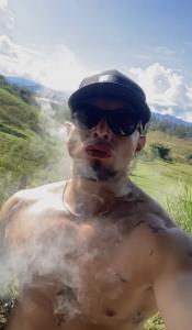 617713826: Chico busca chica en Madrid