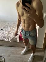 604177218: Chico busca chica en Valencia