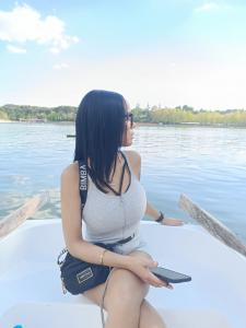 698797182: Chica busca chico en Madrid