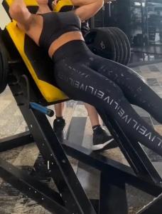 695548549: Chica busca chico en Madrid