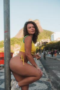 Chica busca chico en Barcelona: 