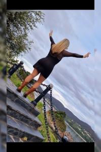 645944071: Chica busca chico en La Coruña