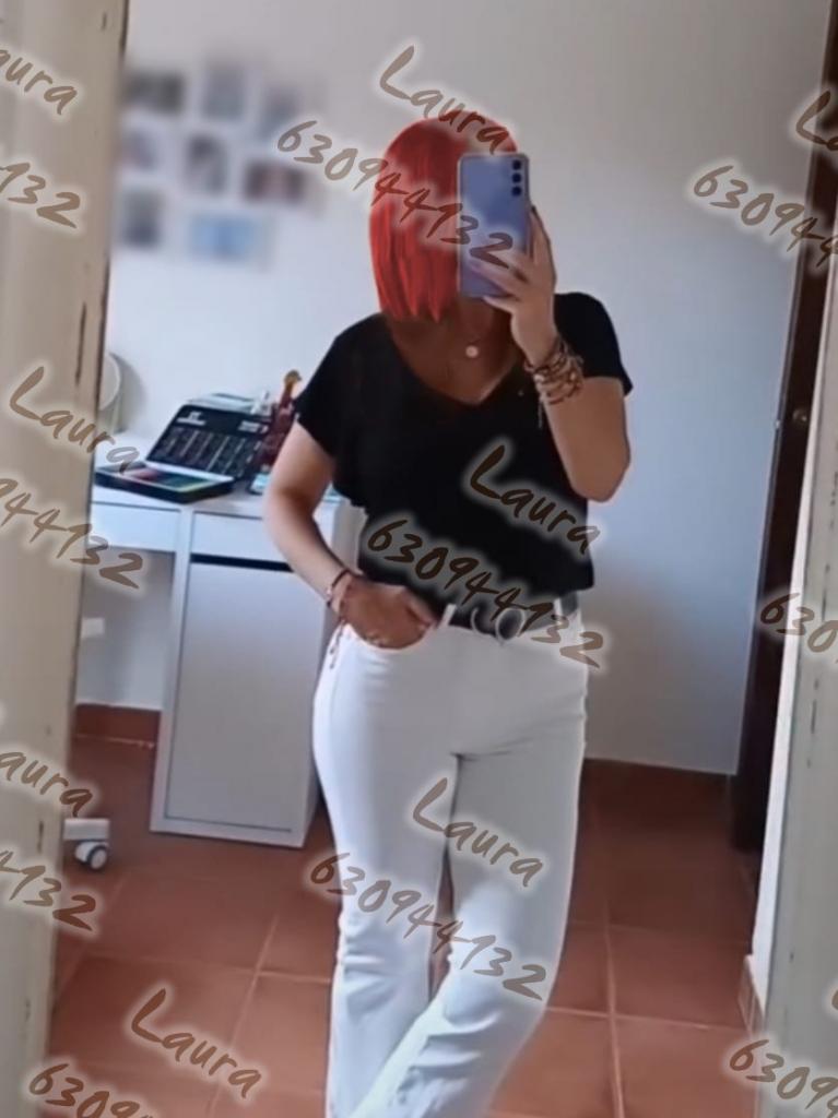 630944132: Chica busca chico en La Coruña