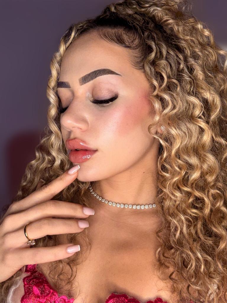 Chica busca chico en Málaga: Chica busca chico