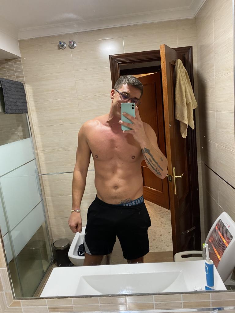 662107641: Chico busca chica en Sevilla