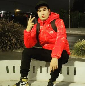 664054443: Chico busca chica en Mallorca