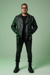 674067103: Chico busca chica en Ibiza